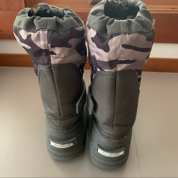 EUC Columbia powderbug boots size 4Y - Picture 5 of 10